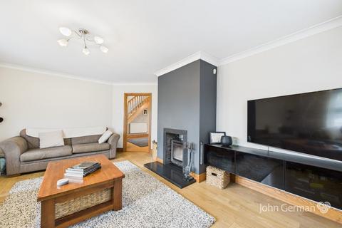 4 bedroom detached house for sale, Acresford Road, Overseal