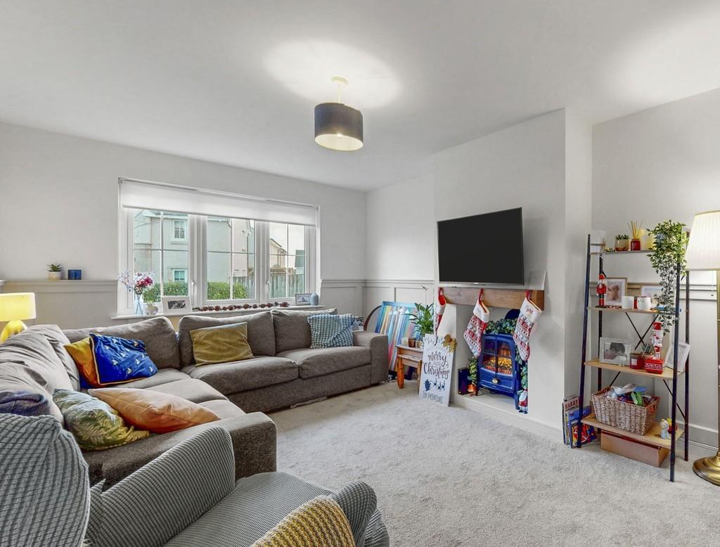 16-web-or-mls-22 Portree Crescent 46