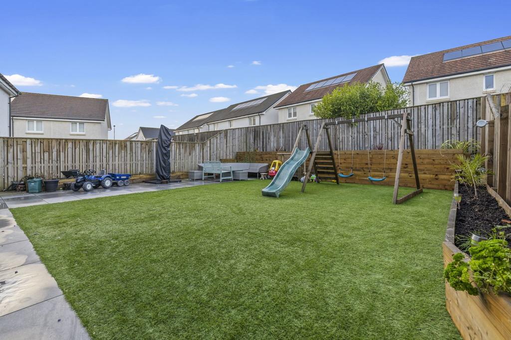 93-web-or-mls-22 Portree Crescent 9