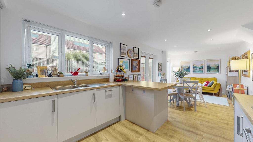 37-web-or-mls-22 Portree Crescent 56