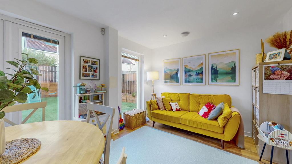 28-web-or-mls-22 Portree Crescent 77