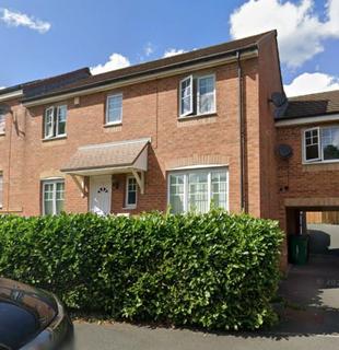 3 bedroom semi-detached house to rent, Saddlecote Close, Manchester
