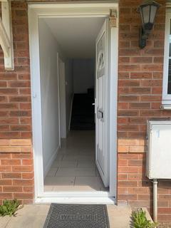 3 bedroom semi-detached house to rent, Saddlecote Close, Manchester