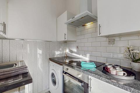 1 bedroom flat for sale, Muirpark Street, Glasgow G11