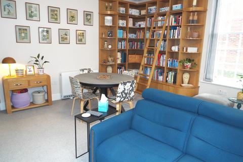 undefined, 17 Worsley House, 894 Hessle High Road