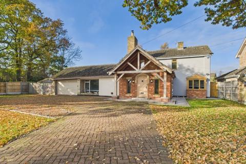 4 bedroom detached house for sale, Cotmer Road