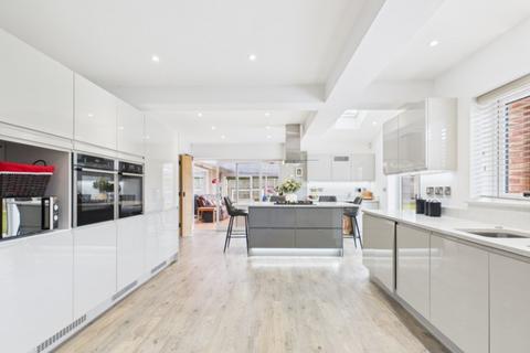 4 bedroom detached house for sale, Cotmer Road