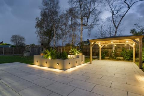 4 bedroom detached house for sale, Cotmer Road