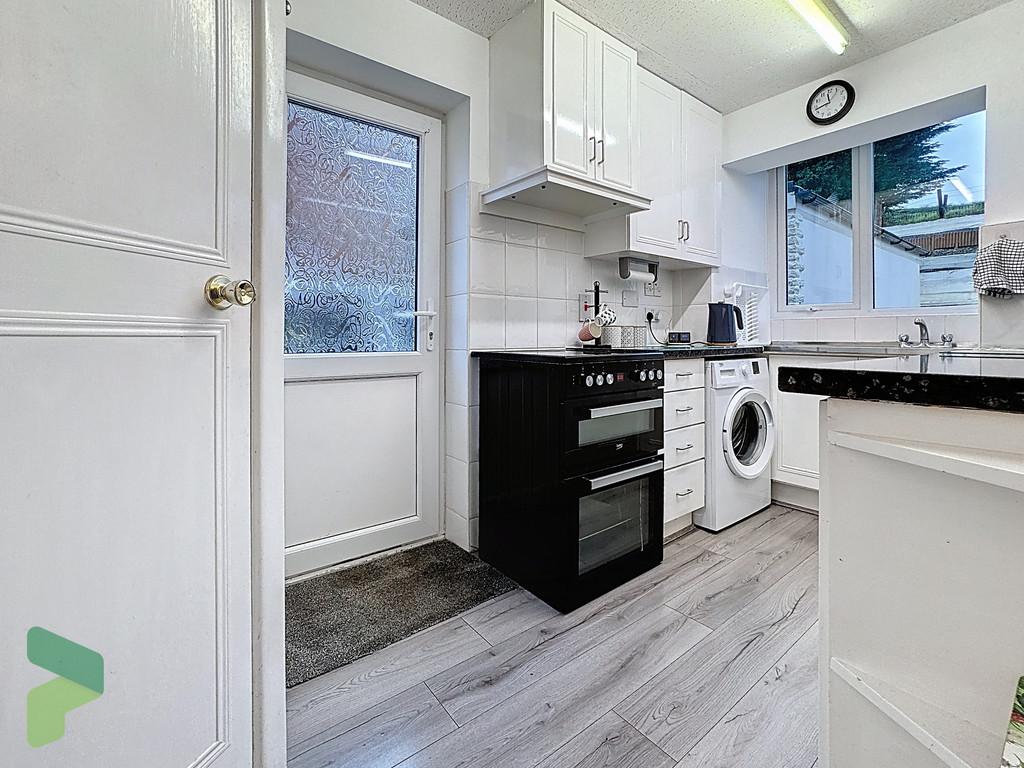 Fitted kitchen