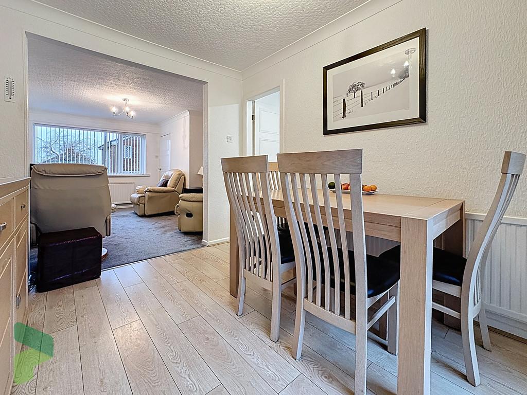 Dining room through to lounge