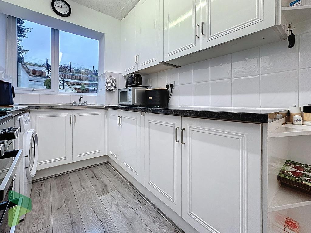 Fitted kitchen