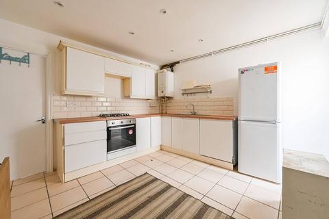 2 bedroom maisonette to rent, Albert Road, Silvertown, London, E16