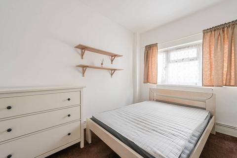 2 bedroom maisonette to rent, Albert Road, Silvertown, London, E16