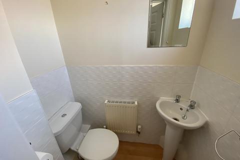 2 bedroom terraced house to rent, Siskin Close, Herts SG8
