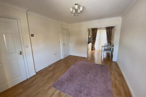 2 bedroom terraced house to rent, Siskin Close, Herts SG8