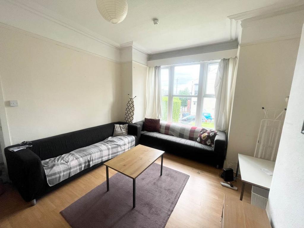Living Room (2)