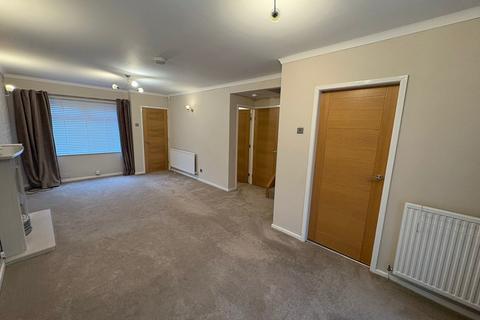 4 bedroom semi-detached house to rent, Newhaven Avenue, Leigh WN7