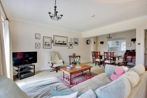 3 bedroom end of terrace house for sale, Carlton Crescent, Tunbridge Wells TN1