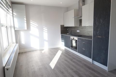 2 bedroom apartment to rent, Merton Road, London SW18
