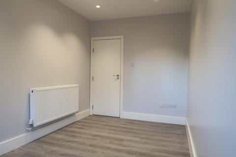 2 bedroom apartment to rent, Merton Road, London SW18
