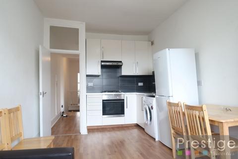 2 bedroom flat to rent, Homerton High Street, London E9