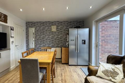 3 bedroom terraced house for sale, Thrush Close, Melton Mowbray