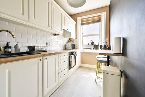 1 bedroom flat to rent, Barons Court Road, Barons Court, London, W14