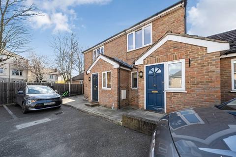2 bedroom flat for sale, Taffy's How, Mitcham, CR4