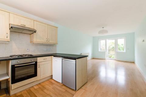 2 bedroom flat for sale, Taffy's How, Mitcham, CR4