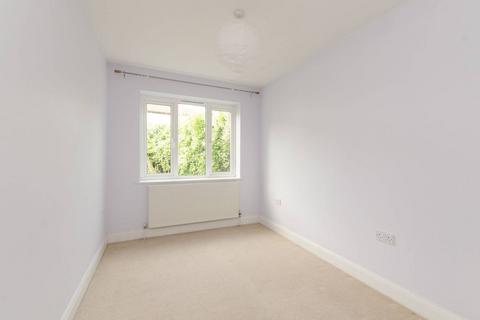 2 bedroom flat for sale, Taffy's How, Mitcham, CR4