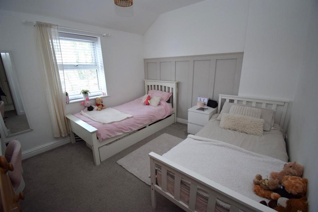 Bedroom 2.JPG