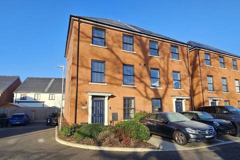 4 bedroom semi-detached house for sale, Kiln Close, Deal CT14