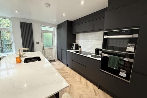 3 bedroom end of terrace house for sale, Harehill Avenue, Todmorden