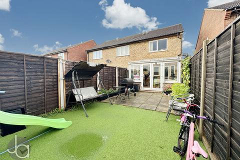 2 bedroom end of terrace house for sale, Montbretia Close, Stanway