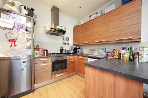 2 bedroom flat to rent, Ravenswood Road, London