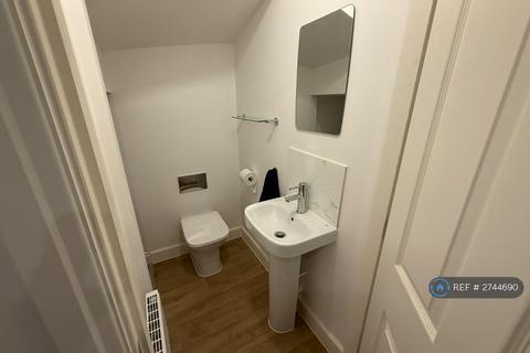 2 bedroom semi-detached house to rent, Bobbin Row, Leeds, LS12