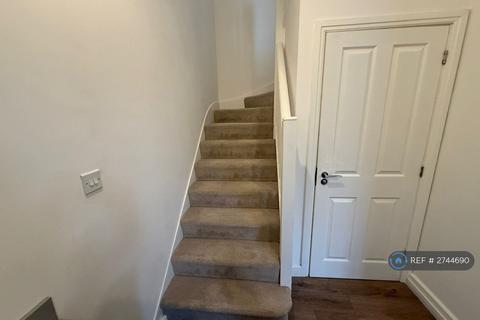 2 bedroom semi-detached house to rent, Bobbin Row, Leeds, LS12