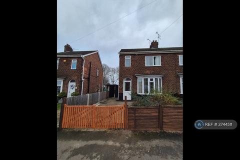 3 bedroom semi-detached house to rent, Warwick Road, Scunthorpe, DN16