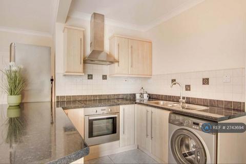 1 bedroom flat to rent, Albany House, Chatham, ME4