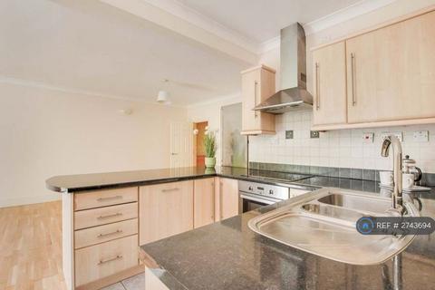 1 bedroom flat to rent, Albany House, Chatham, ME4