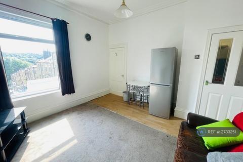 2 bedroom terraced house to rent, Lockwood, Huddersfield, HD1