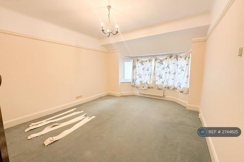 4 bedroom flat to rent, East Avenue, Bournemouth, BH3