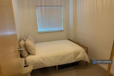 2 bedroom flat to rent, Alpha House, Northampton, NN1