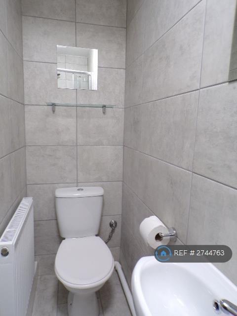 Gf Flat - Shower Room