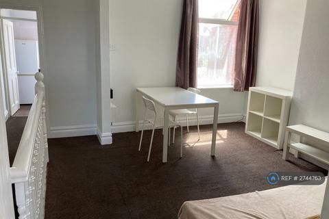 undefined, Kingsland Avenue, Coventry, CV5