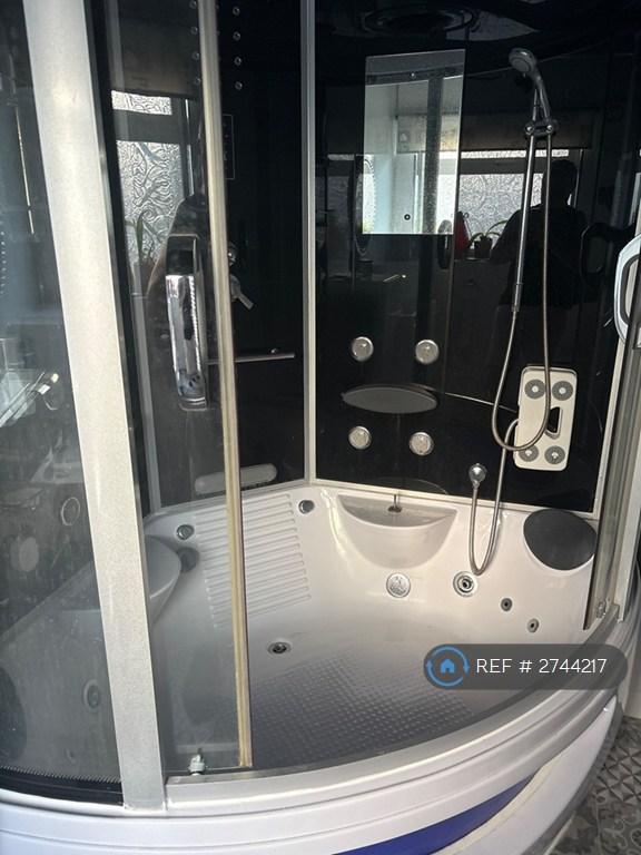 Modern Bathroom