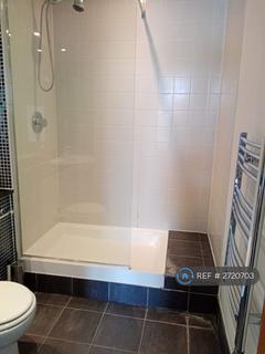 2 bedroom flat to rent, Epsom Road, Guildford, GU1