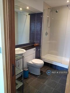 2 bedroom flat to rent, Epsom Road, Guildford, GU1