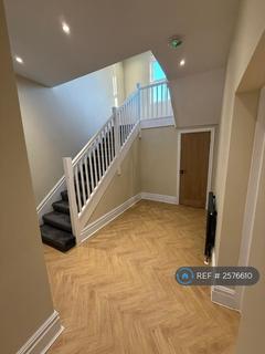 4 bedroom semi-detached house to rent, Stuart Crescent, London, N22