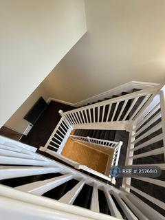 4 bedroom semi-detached house to rent, Stuart Crescent, London, N22